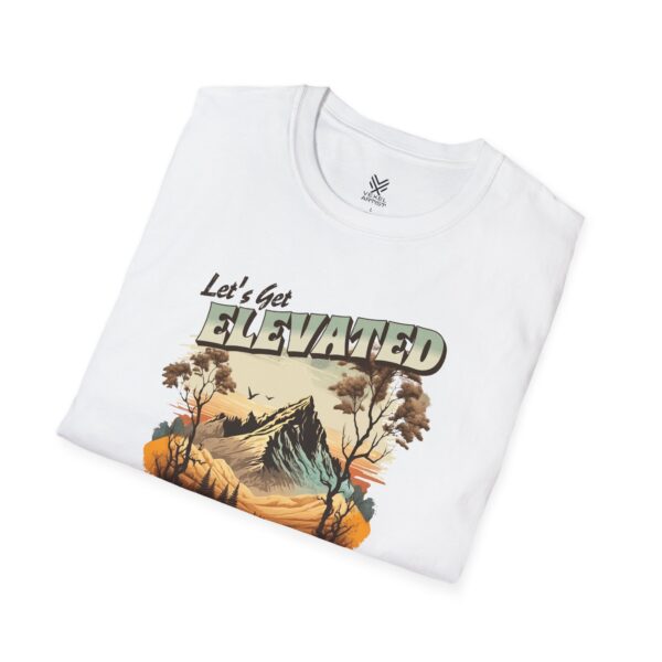 Adventure Awaits T-Shirt For Travellers - Image 4